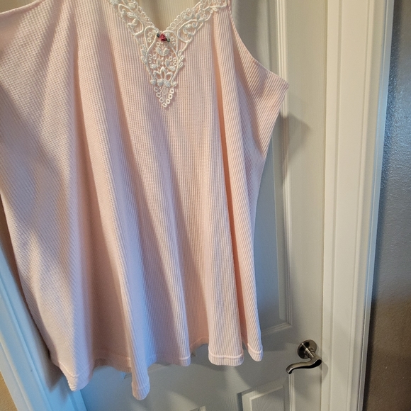 Plus size, women's nightie - Picture 5 of 10